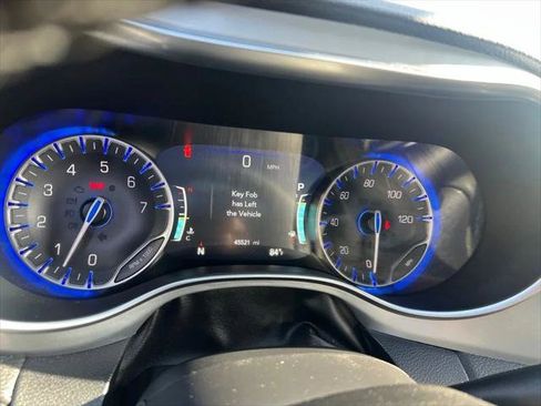 Certified 2026 Chrysler Pacifica Limited w/ S Appearance Package FWD image 35