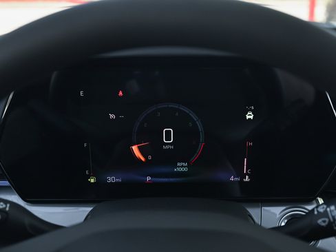 New 2026 Chevrolet Trax LT w/ Sunroof Package image 22