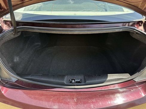 Used 2011 Lincoln MKS FWD image 9