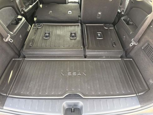 Used 2022 Nissan Pathfinder SV w/ SV Black Package FWD image 16