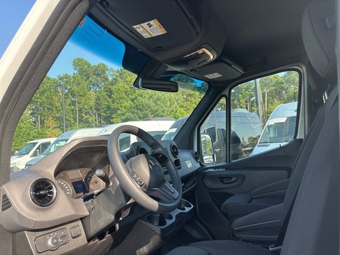 Used 2023 Mercedes-Benz Sprinter 144 Cargo image 45