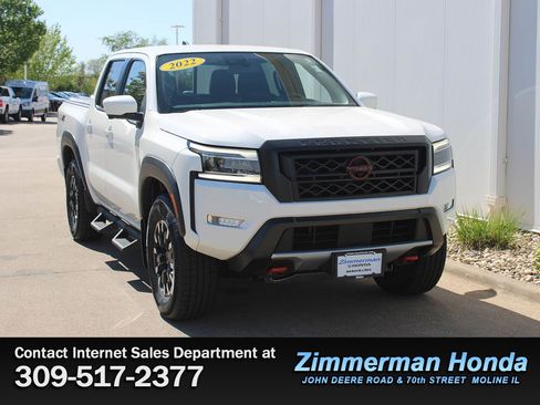 Used 2022 Nissan Frontier PRO-4X AWD/4WD image 3