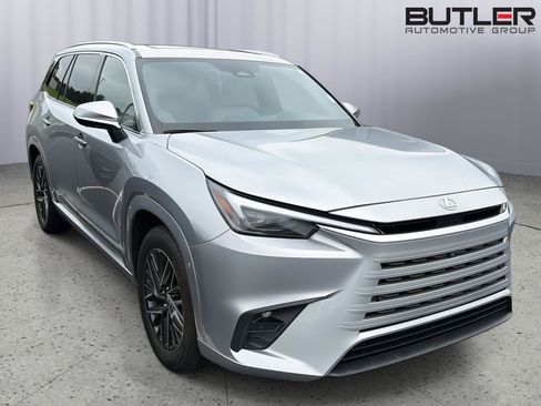 Used 2025 Lexus TX 350 FWD w/ Technology Package image 6