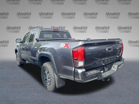 Used 2022 Toyota Tacoma SR w/ SX Package RWD image 13