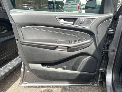 Used 2023 Ford Edge Titanium AWD/4WD image 9