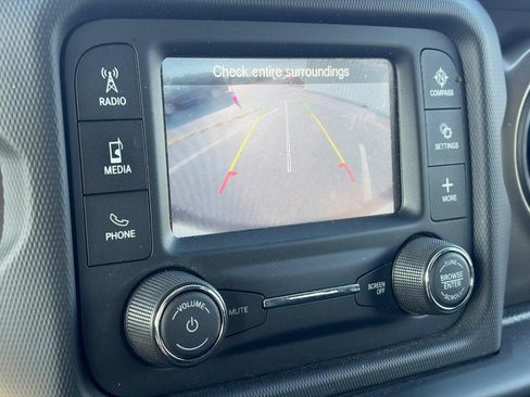 Used 2018 Jeep Wrangler Unlimited Sport S AWD/4WD image 26