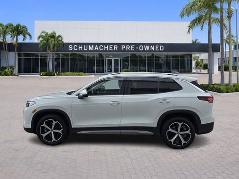 Certified 2025 Volkswagen Tiguan SE image 4