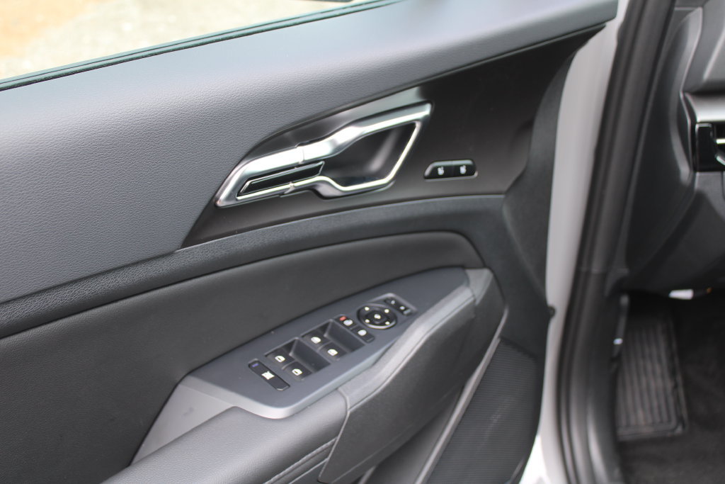 New 2026 Kia Sportage SX FWD image 19