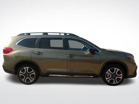 Used 2025 Subaru Ascent Limited AWD/4WD image 6