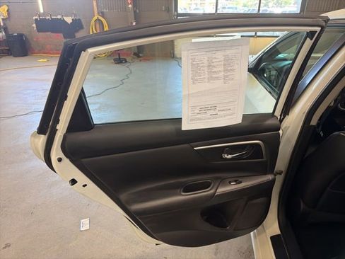 Used 2016 Nissan Altima 2.5 SL FWD image 10
