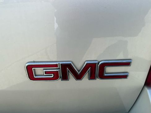 Used 2011 GMC Yukon SLT w/ SLT-2 Equipment Package AWD/4WD image 16