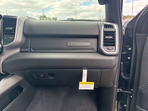 New 2026 RAM 1500 4x4 Crew Cab image 30