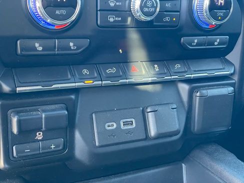 Used 2020 GMC Sierra 1500 Elevation w/ Elevation Value Package image 16