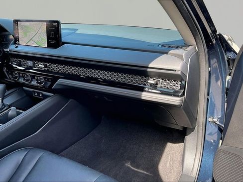 Used 2024 Honda Accord Touring image 18