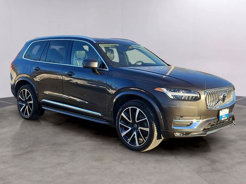 Used 2023 Volvo XC90 B6 Plus w/ Protection Package image 3