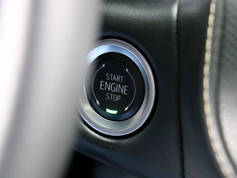 Used 2024 GMC Yukon SLT image 16