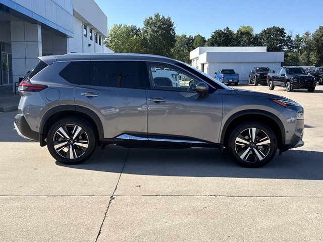 Used 2023 Nissan Rogue Platinum w/ Platinum Premium Package FWD image 2