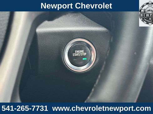 Used 2023 GMC Terrain SLT w/ Tech Package image 23