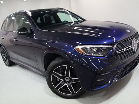 Used 2023 Mercedes-Benz GLC 300 4MATIC image 11