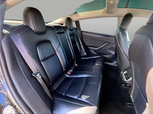 Used 2018 Tesla Model 3 Mid Range image 23