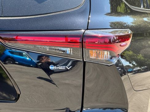 Used 2026 Toyota Highlander Platinum AWD/4WD image 34