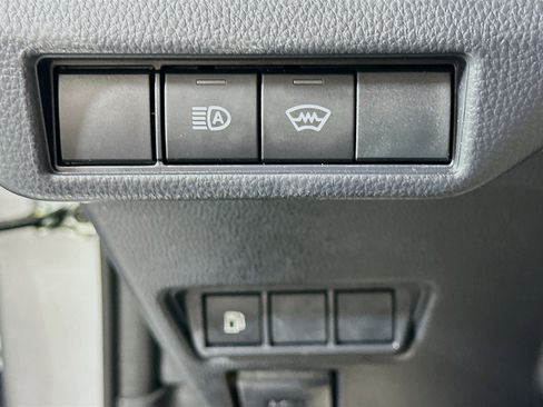 Used 2025 Toyota Prius LE image 17