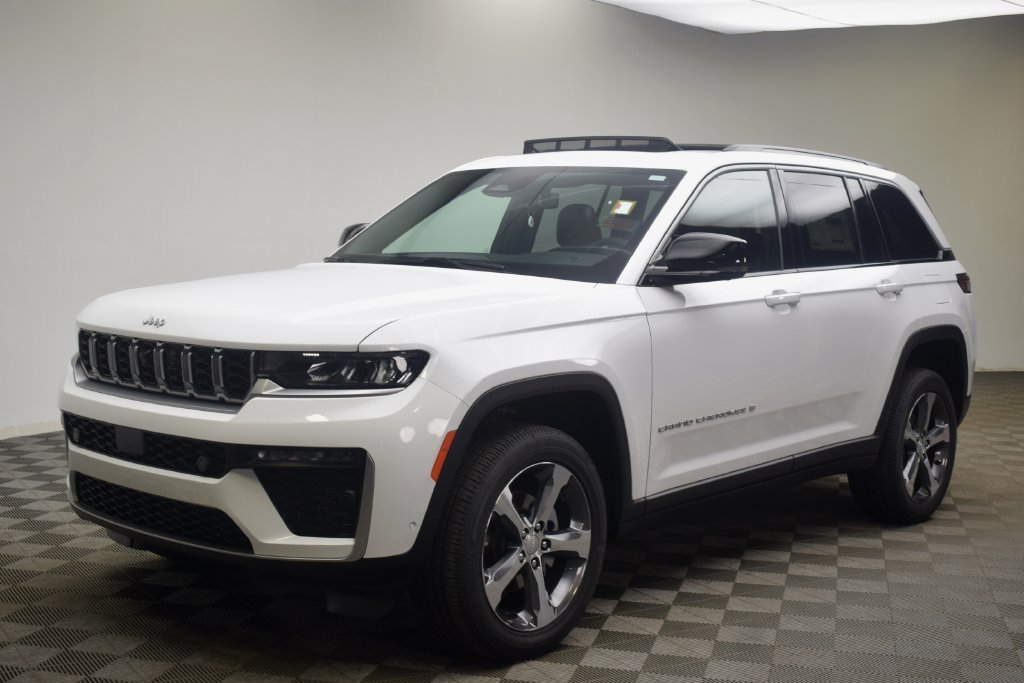 New 2026 Jeep Grand Cherokee Limited AWD/4WD image 16