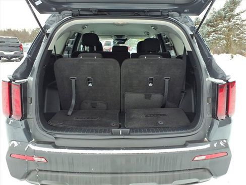 Used 2023 Kia Sorento LX image 8