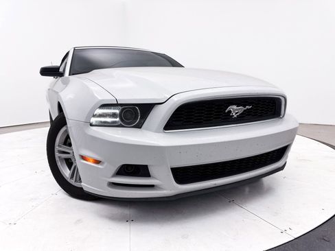 Used 2014 Ford Mustang Convertible w/ Equipment Group 102A image 5