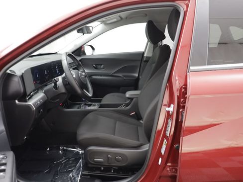 Used 2024 Hyundai Kona SEL AWD/4WD image 5