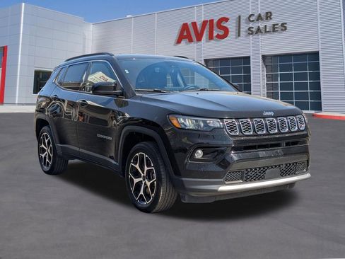 Used 2025 Jeep Compass Limited image 9