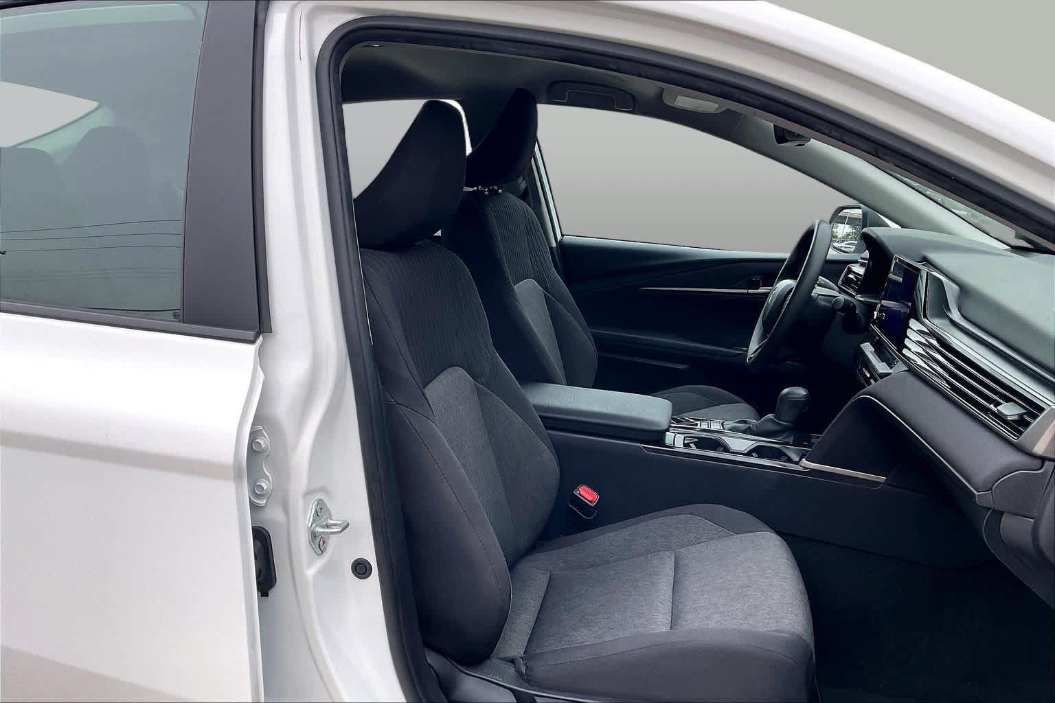 Used 2025 Toyota Camry LE w/ Convenience Package FWD image 9