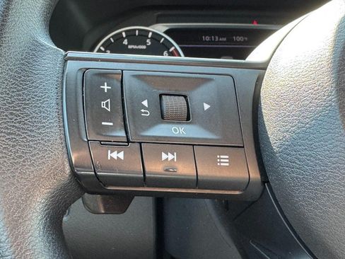 Used 2024 Nissan Rogue S AWD/4WD image 18