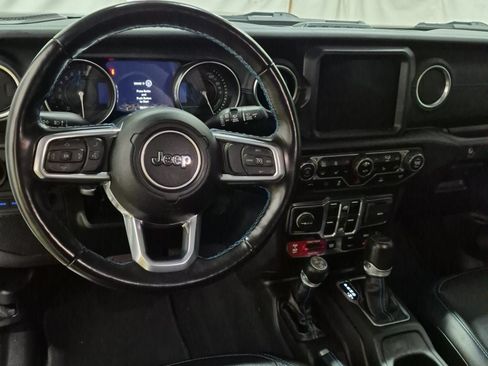 Used 2022 Jeep Wrangler Unlimited Rubicon 4xe w/ Cold Weather Group AWD/4WD image 10