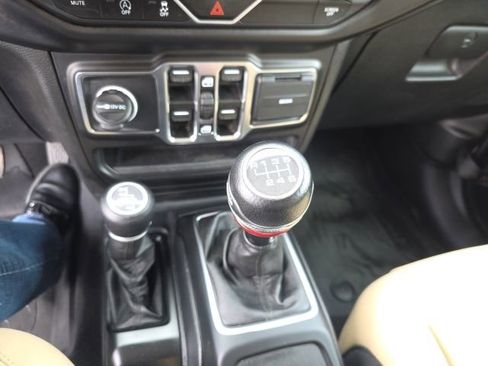 Used 2021 Jeep Gladiator Sport AWD/4WD image 28