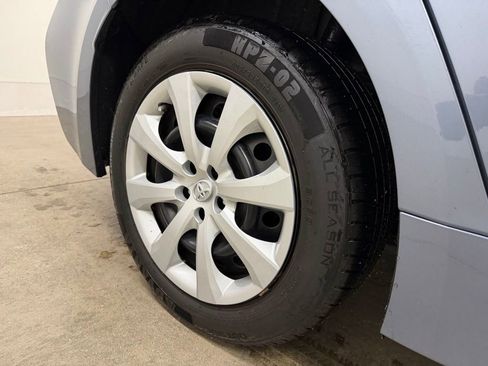 Used 2024 Toyota Corolla LE image 18