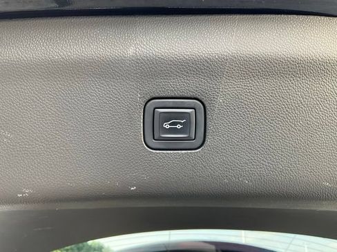 Used 2023 Buick Enclave Avenir w/ Avenir Technology Package FWD image 21