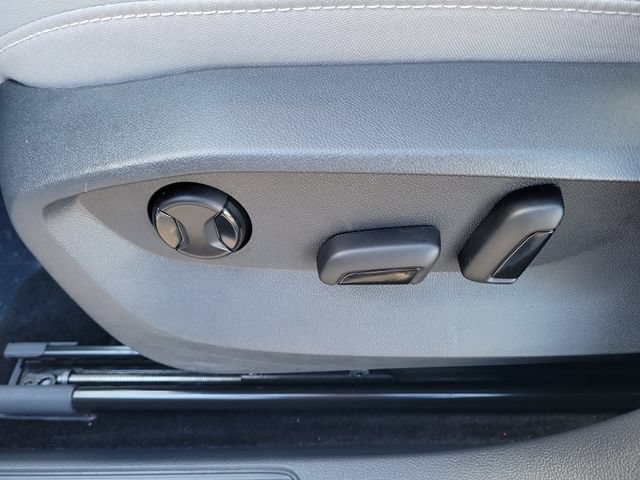 Used 2024 Volkswagen Taos SE FWD image 18