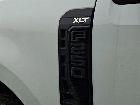 Used 2023 Ford F250 XLT w/ XLT Premium Package image 8