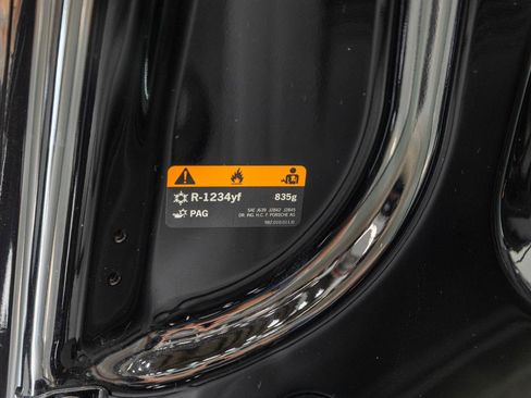 Used 2018 Porsche 718 Cayman RWD image 38
