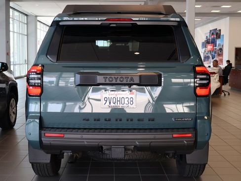 Used 2025 Toyota 4Runner TRD Off-Road image 4