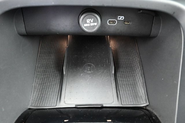 Used 2023 Volvo XC40 B4 Plus w/ Driver Assist Package FWD image 12