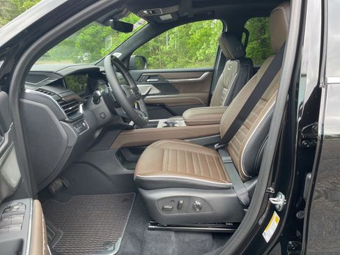 New 2026 GMC Acadia Denali Ultimate FWD image 10