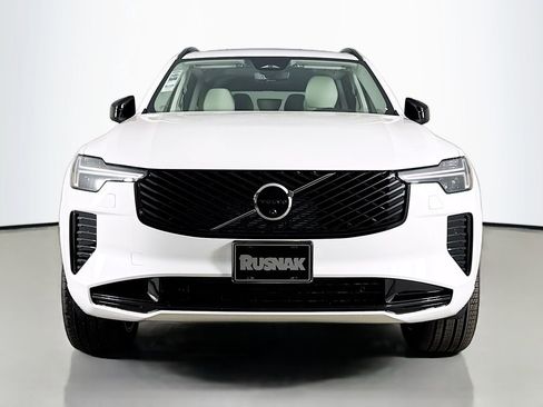 New 2026 Volvo XC90 T8 Ultra w/ Protection Package AWD/4WD image 2
