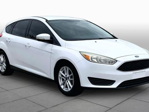 Used 2015 Ford Focus SE image 2
