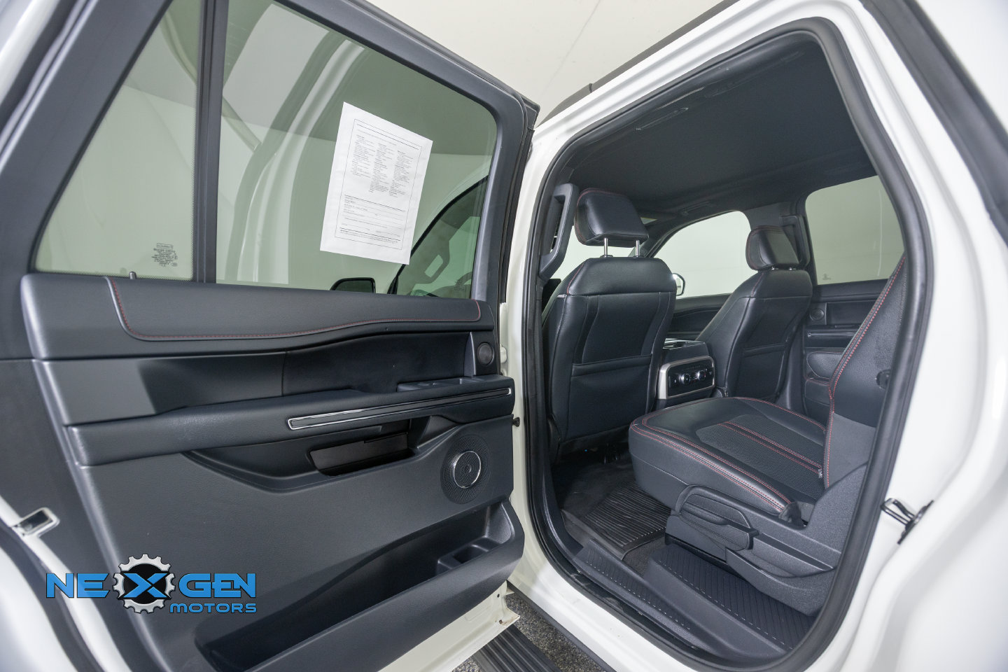 Used 2024 Ford Expedition Max Limited AWD/4WD image 29