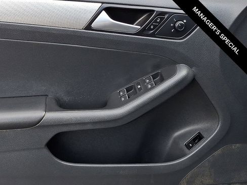 Used 2018 Volkswagen Jetta SE image 15