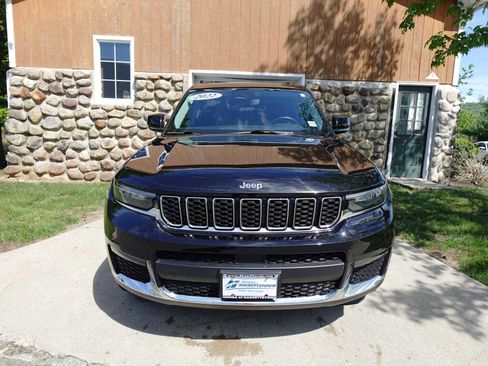 Used 2022 Jeep Grand Cherokee L Limited AWD/4WD image 2