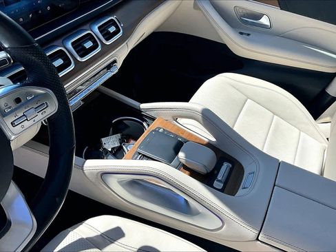 Used 2023 Mercedes-Benz GLS 450 4MATIC w/ AMG Line Exterior image 17