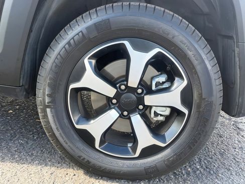 Used 2022 Jeep Renegade Trailhawk w/ Trailer Tow Group image 9